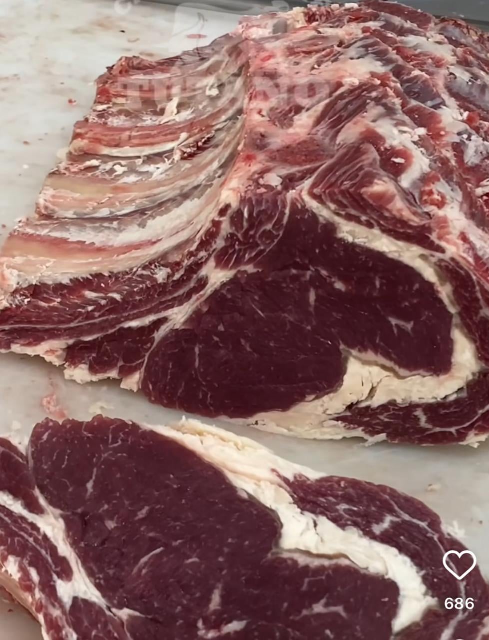 açougue e assados, fazendo entrega e também fazemos corte de carne ao pedido do cliente